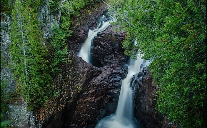 Devil's Kettle Falls